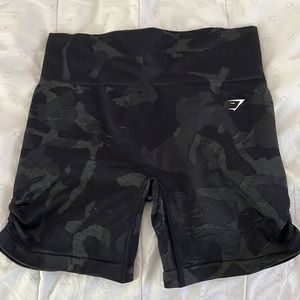 GymShark adapt camo seamless short